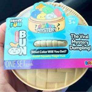 Rainbow Mystery Squishy Bun - Beige